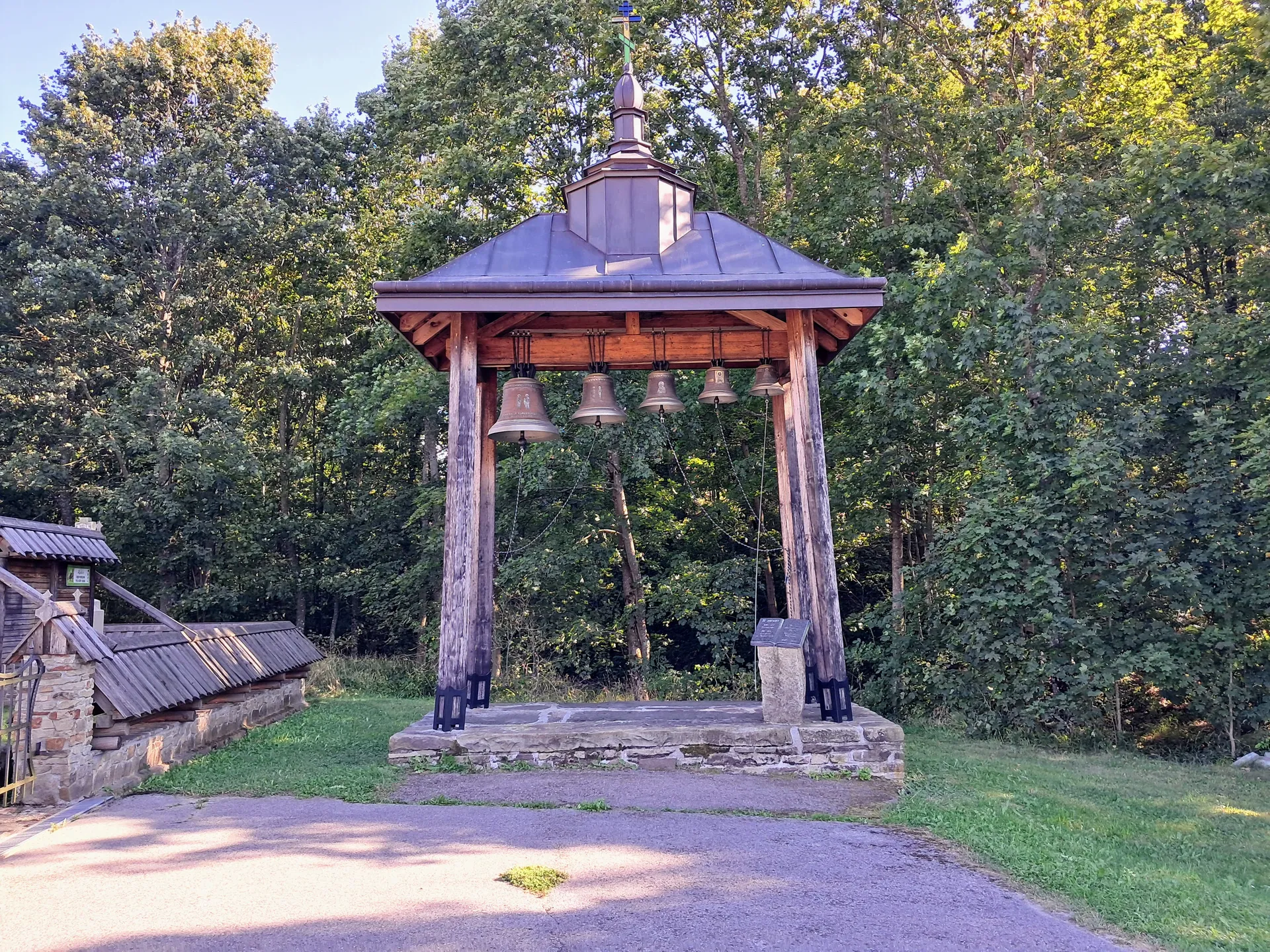 Dzwonnica w Bartnym