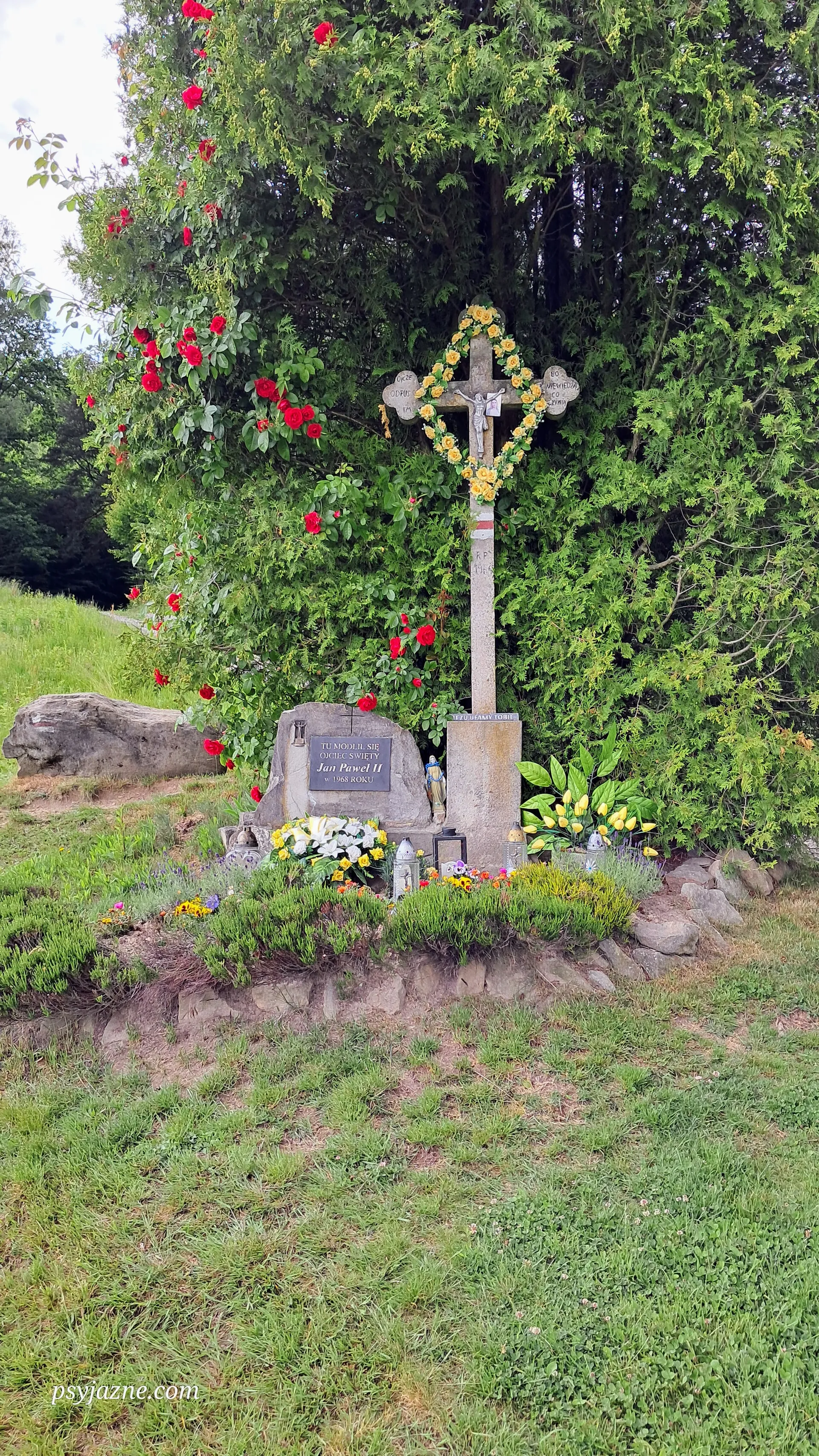 Kapliczka w Beskidzie Makowskim