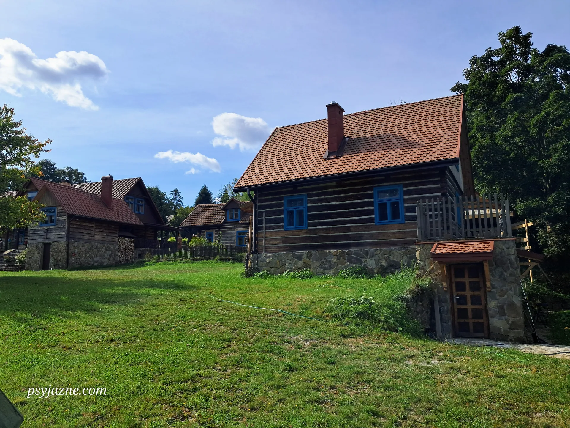 Zabudowa łemkowska, Ropki